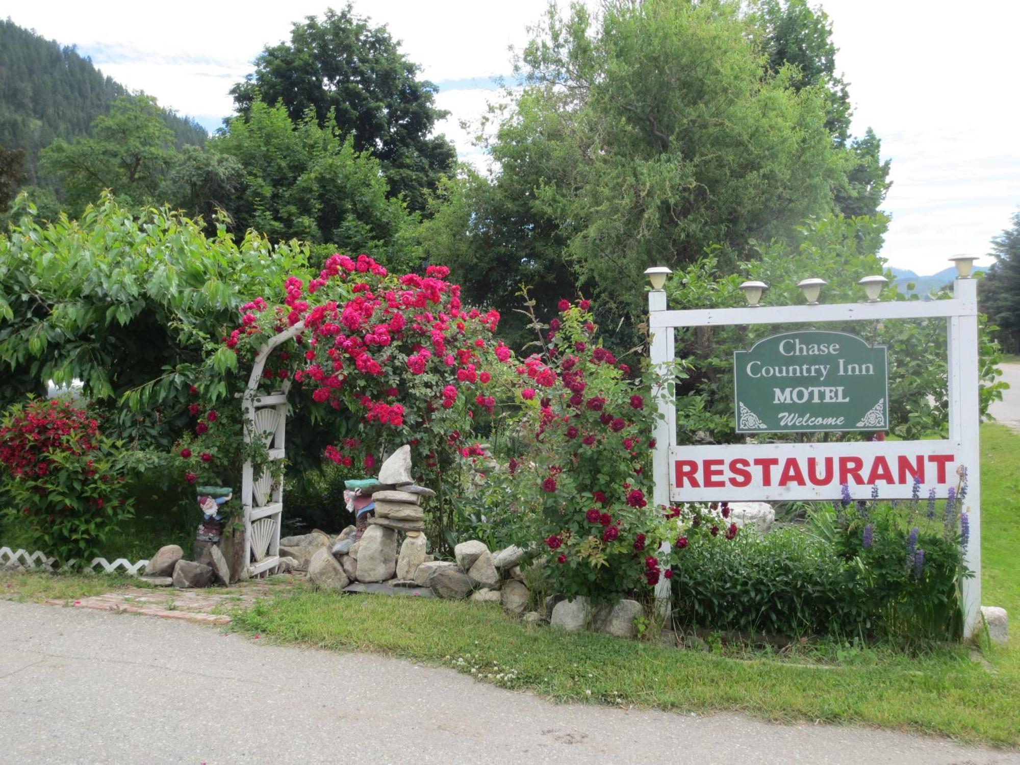 Chase Country Inn 외부 사진