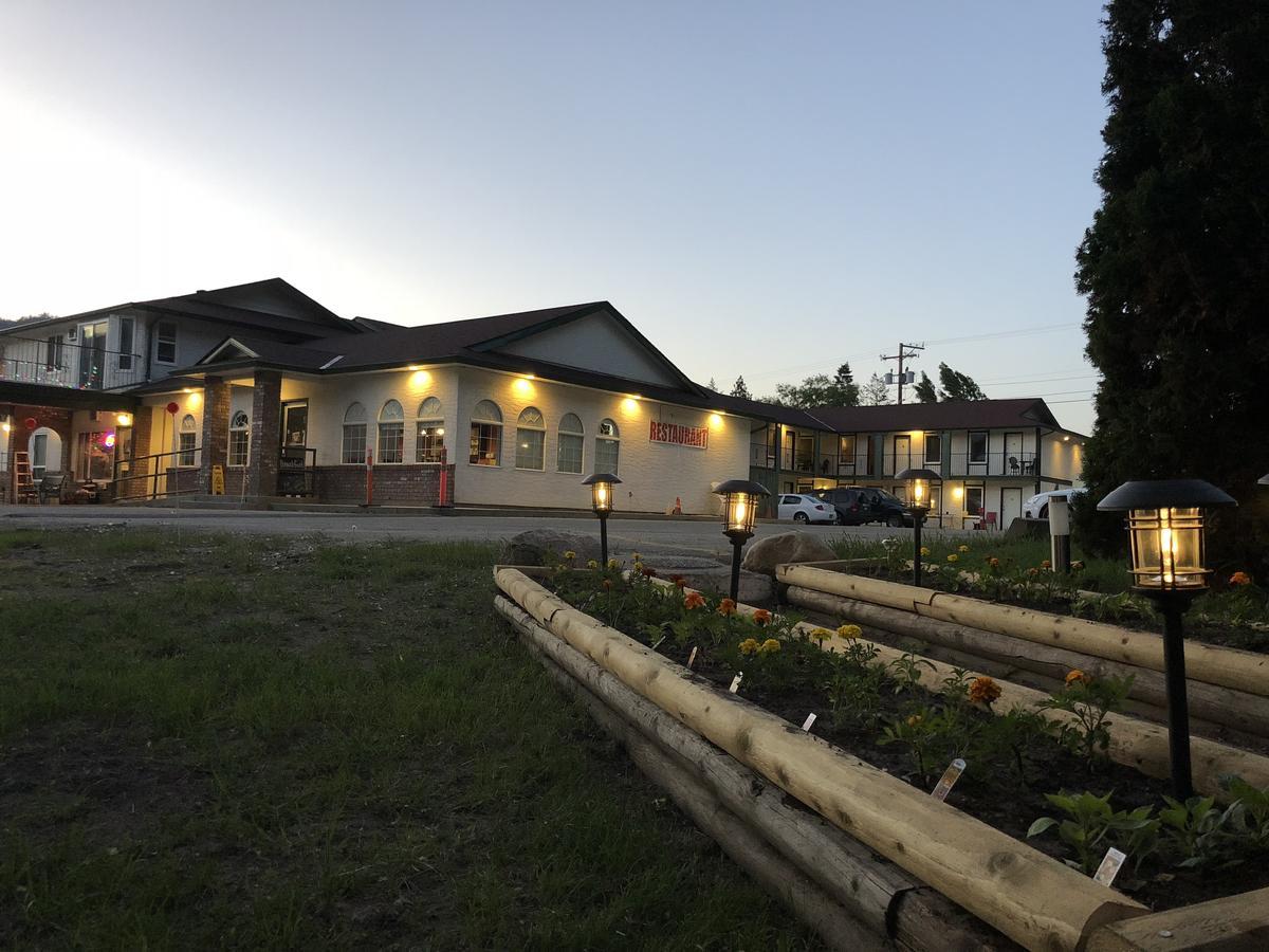 Chase Country Inn 외부 사진