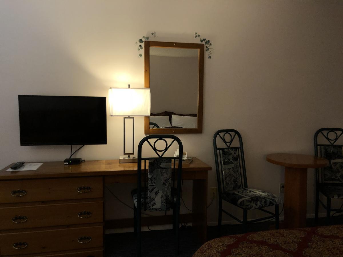 Chase Country Inn 외부 사진