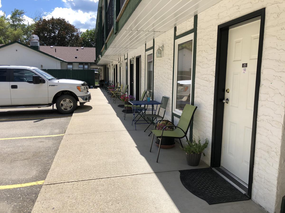 Chase Country Inn 외부 사진