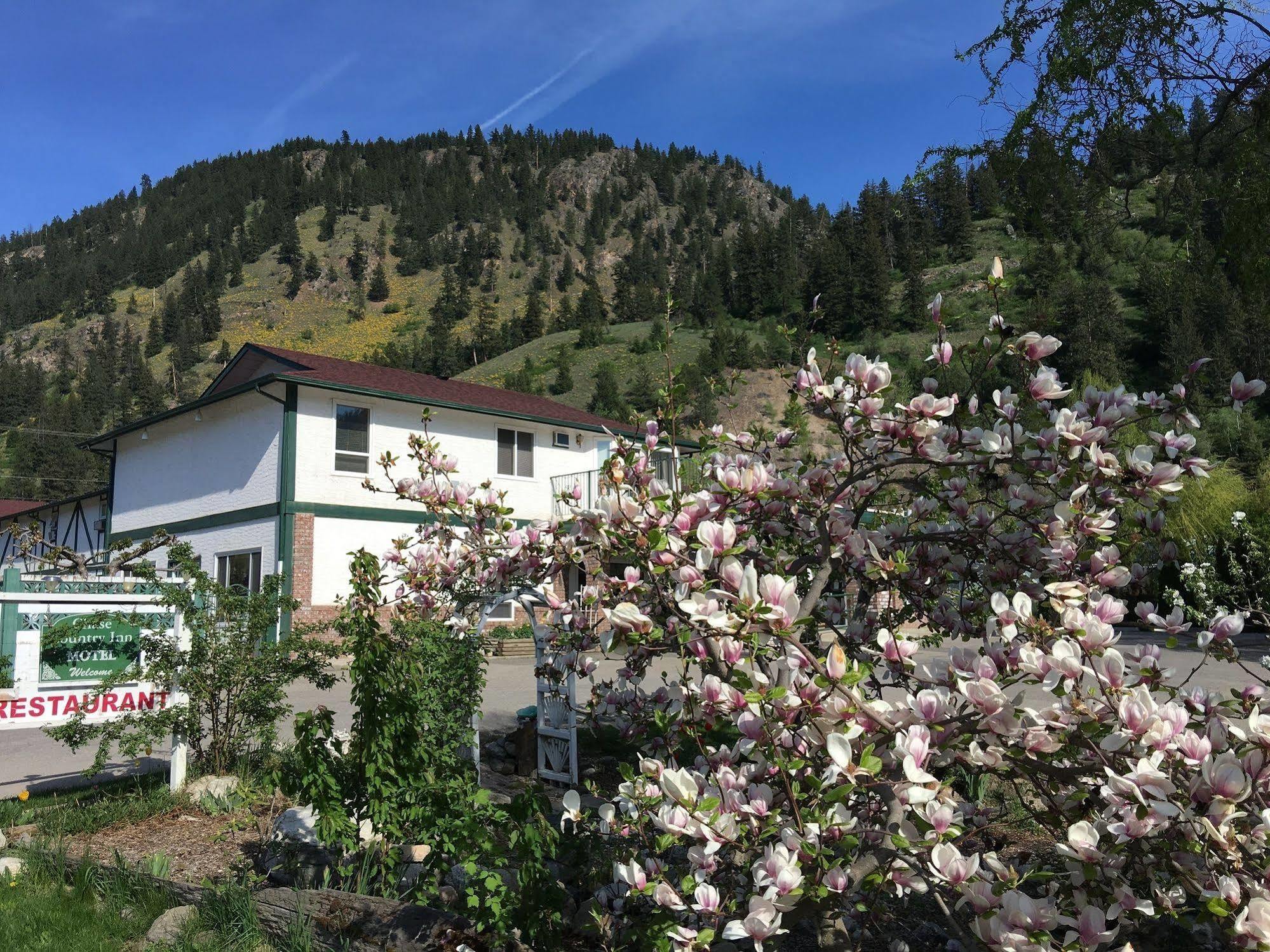 Chase Country Inn 외부 사진