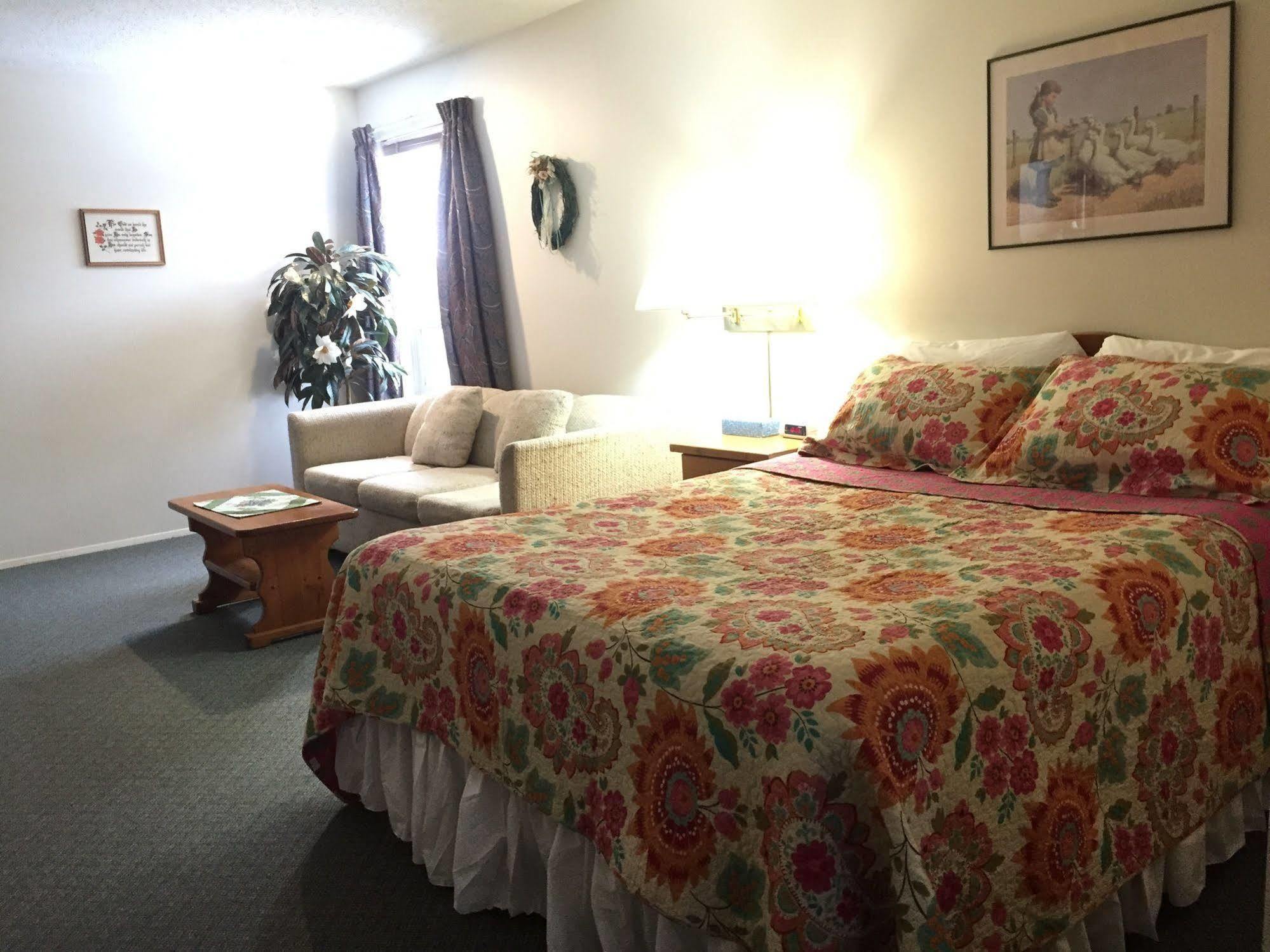 Chase Country Inn 외부 사진