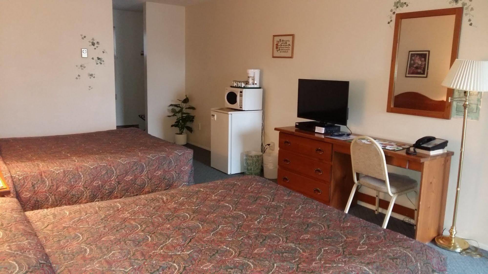 Chase Country Inn 외부 사진