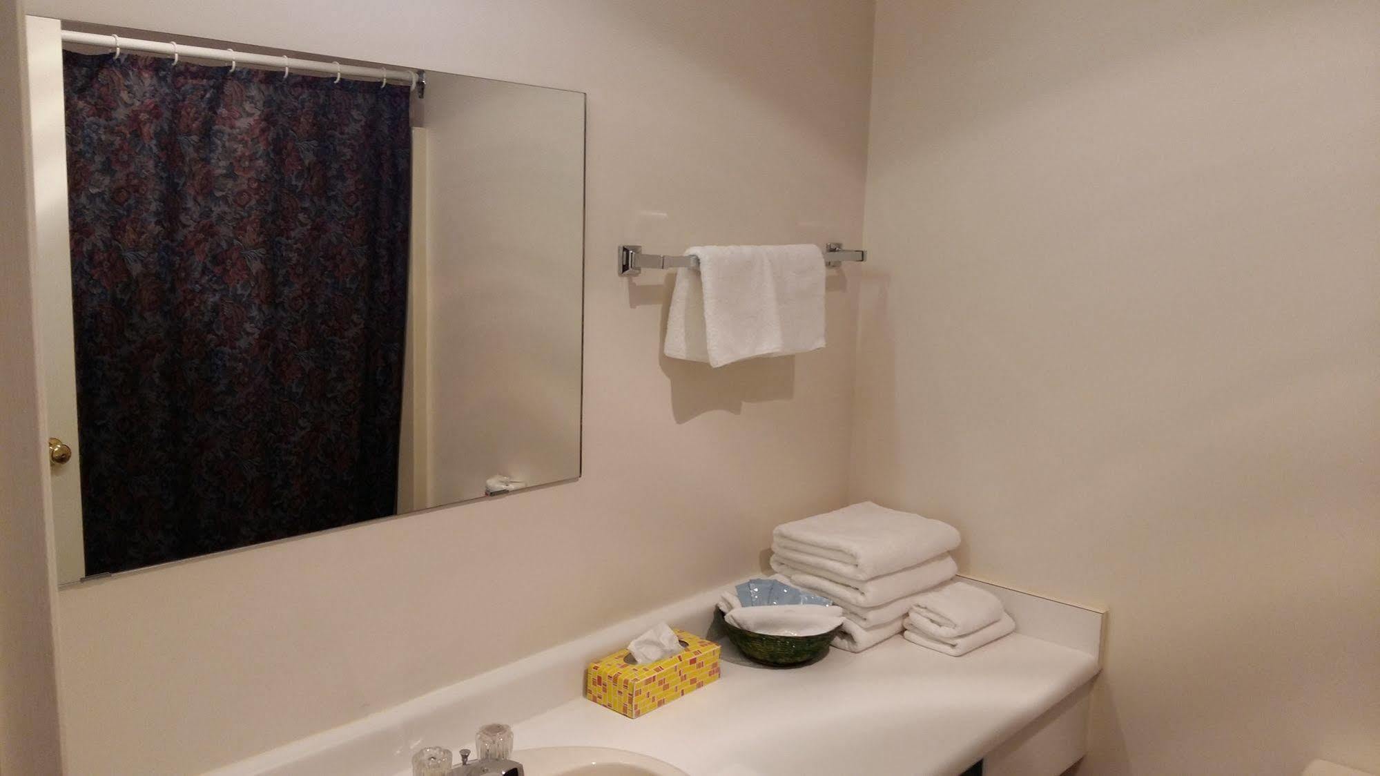 Chase Country Inn 외부 사진