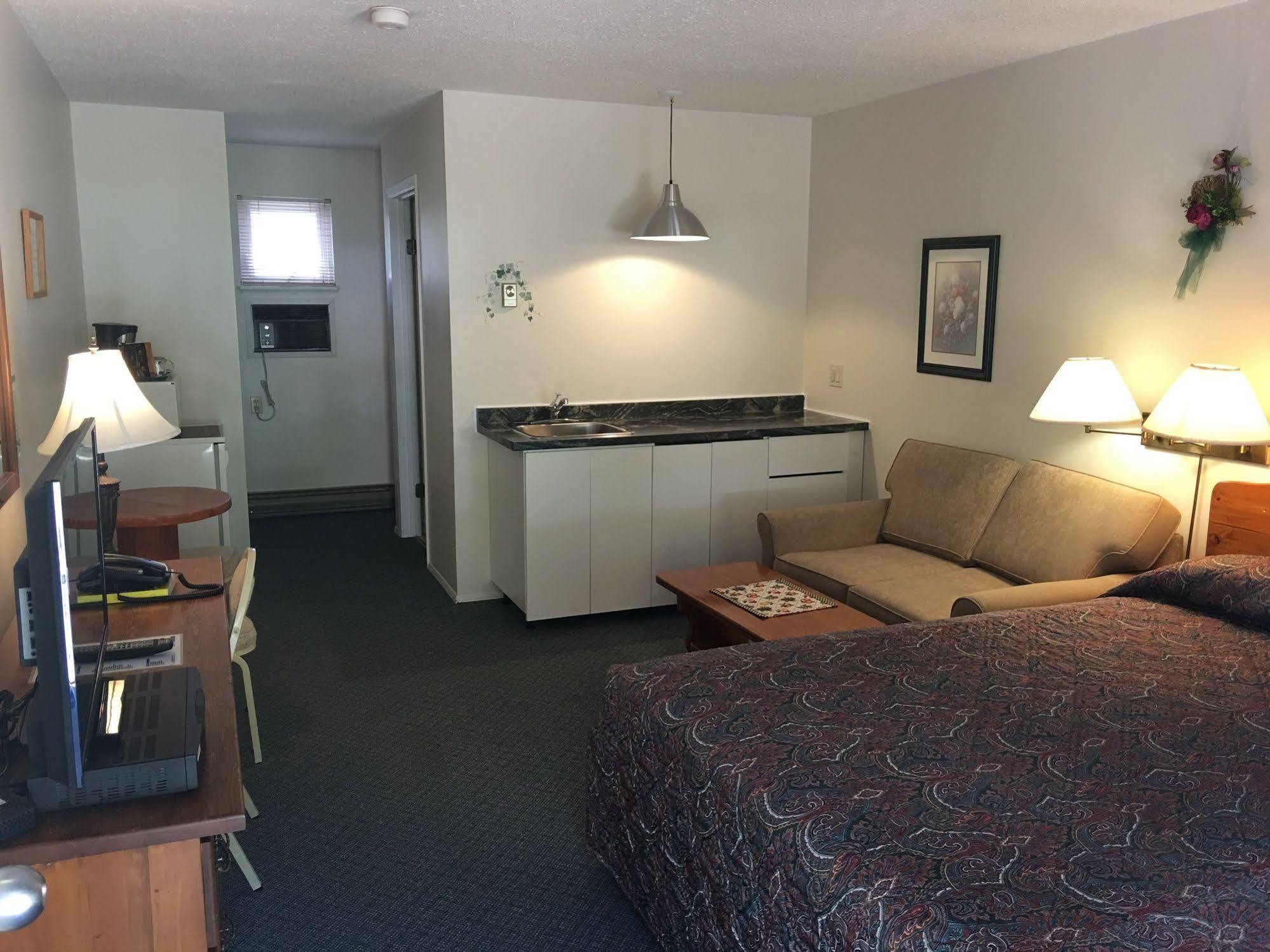 Chase Country Inn 외부 사진