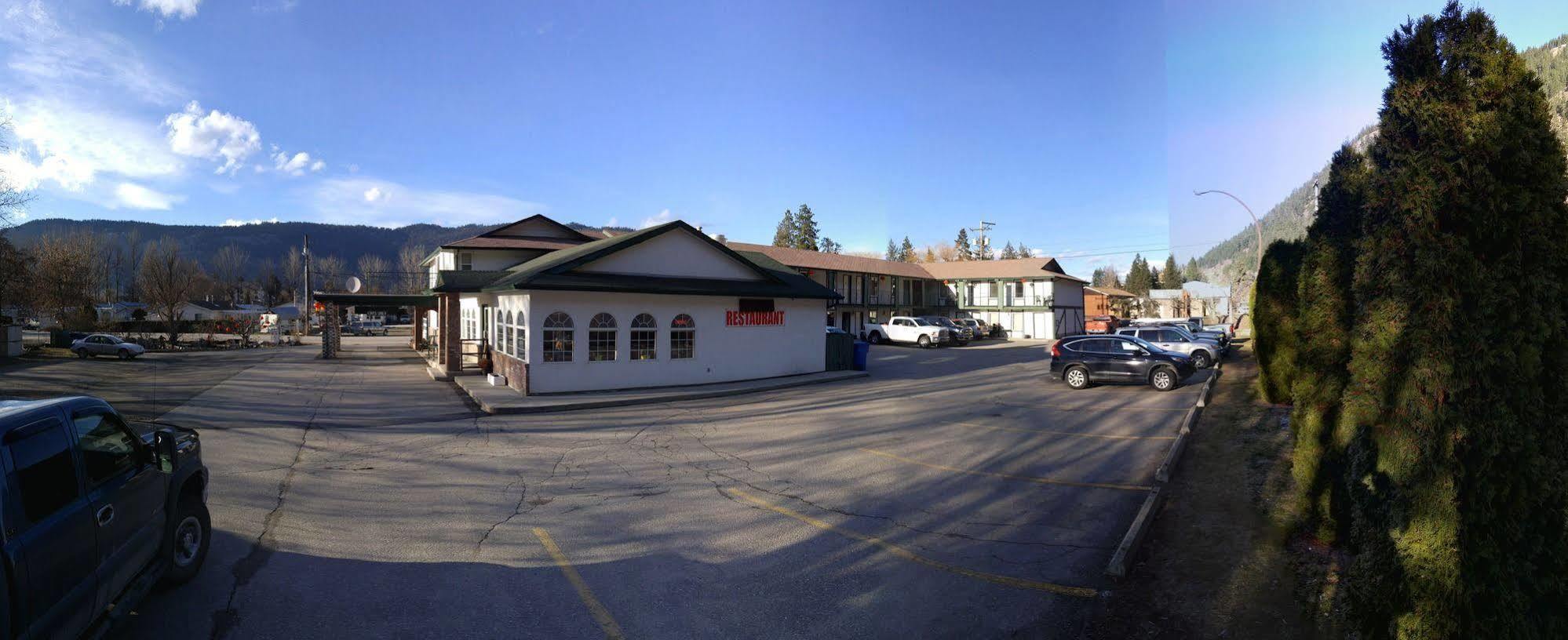 Chase Country Inn 외부 사진
