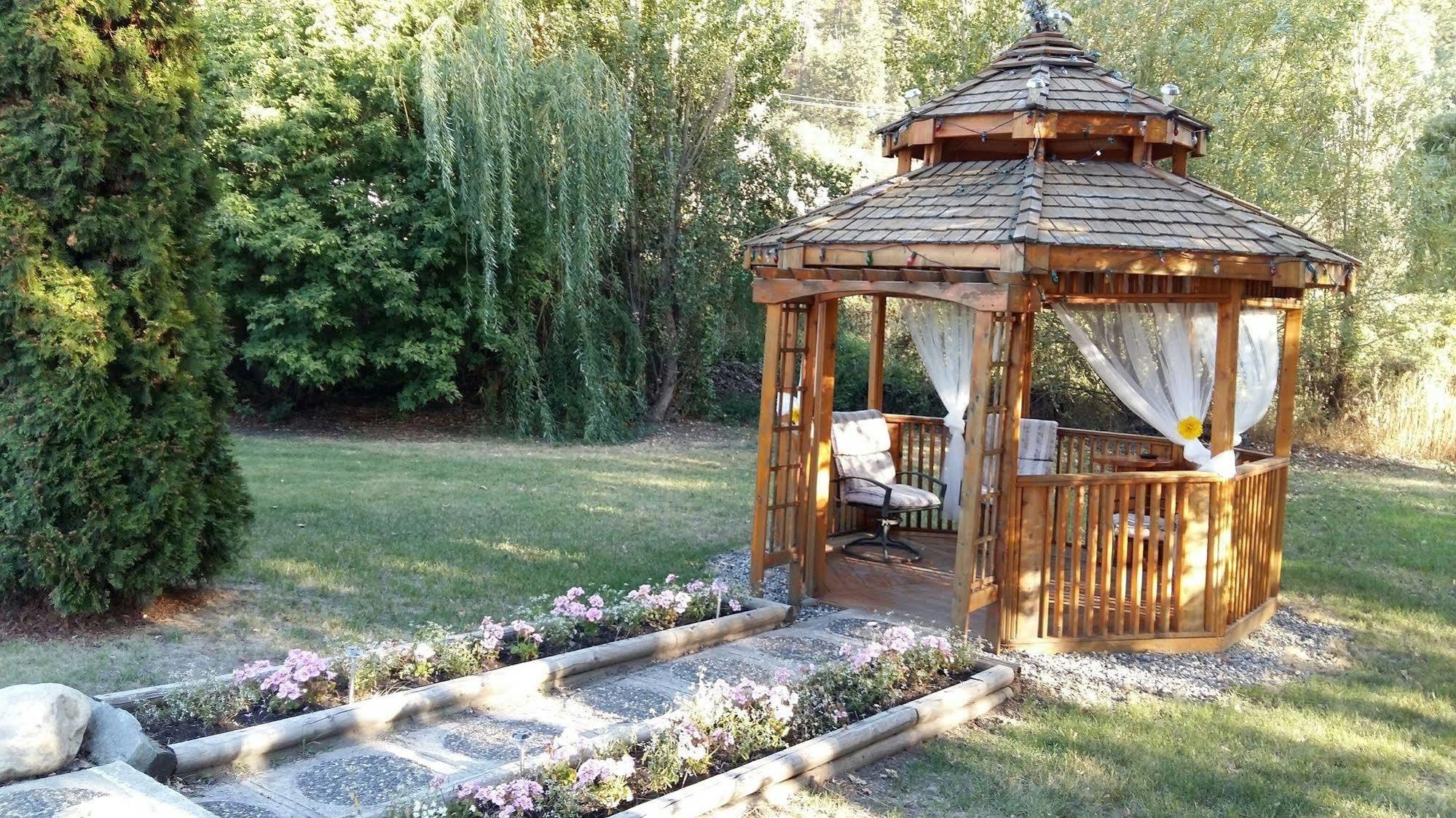Chase Country Inn 외부 사진